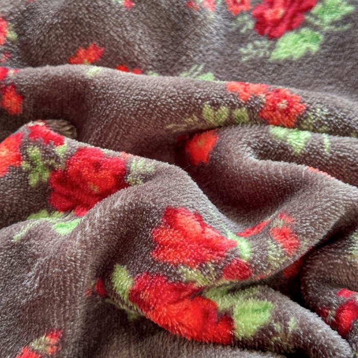 91家纺网 家纺一手货源 找家纺 梓之赫 2025新款保暖舒适牛奶绒印花夹棉床盖四件套 花盏-黑