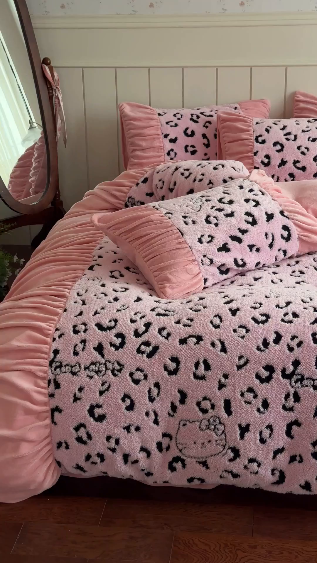 91家纺网 家纺一手货源 找家纺 新印象 2025新款法式阳离子绒保暖床盖四件套 斑豹粉