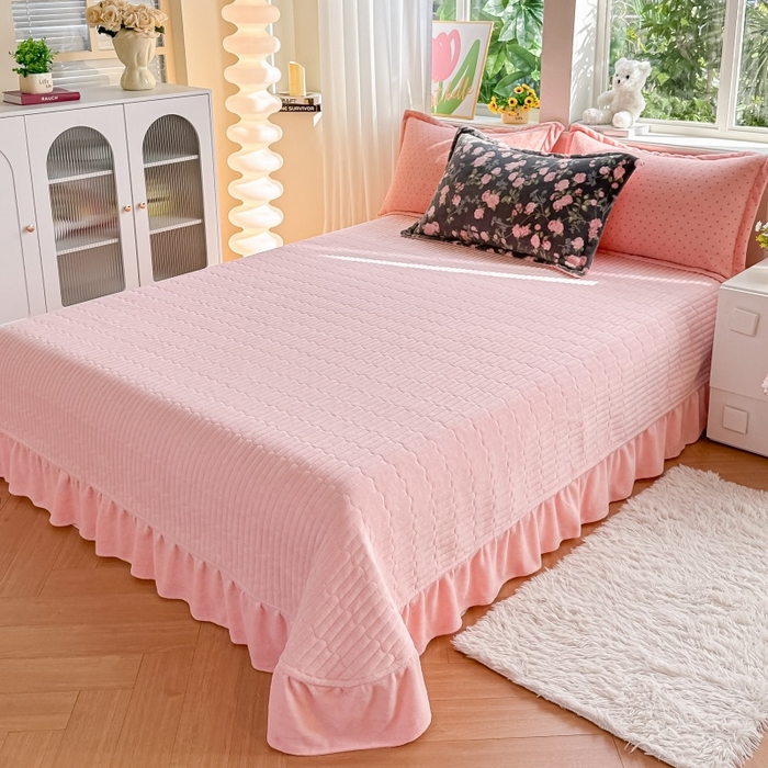 91家纺网 家纺一手货源 找家纺 梓之赫 2025新款保暖舒适牛奶绒印花夹棉床盖四件套 眷恋