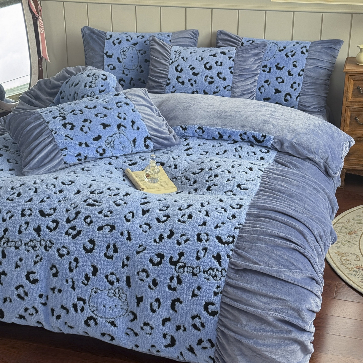 91家纺网 家纺一手货源 找家纺 新印象 2025新款法式阳离子绒保暖床盖四件套 斑豹蓝