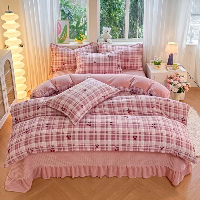 91家纺网 家纺一手货源 找家纺 梓之赫 2025新款保暖舒适牛奶绒印花夹棉床盖四件套 如约