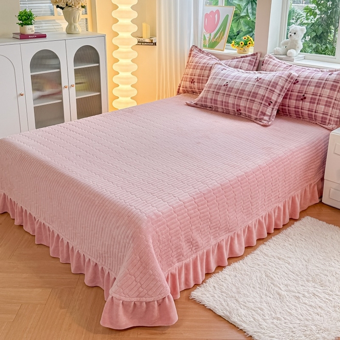 91家纺网 家纺一手货源 找家纺 梓之赫 2025新款保暖舒适牛奶绒印花夹棉床盖四件套 如约