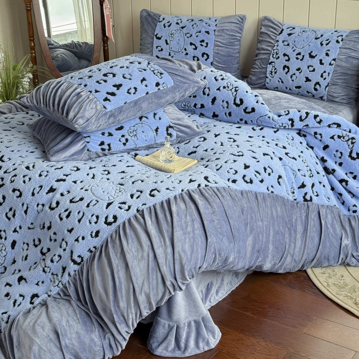 91家纺网 家纺一手货源 找家纺 新印象 2025新款法式阳离子绒保暖床盖四件套 斑豹蓝