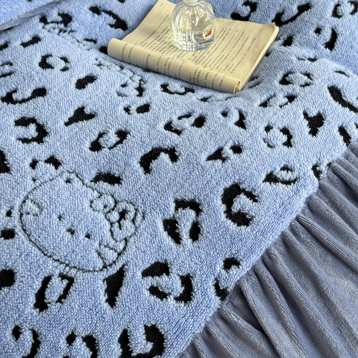 91家纺网 家纺一手货源 找家纺 新印象 2025新款法式阳离子绒保暖床盖四件套 斑豹蓝