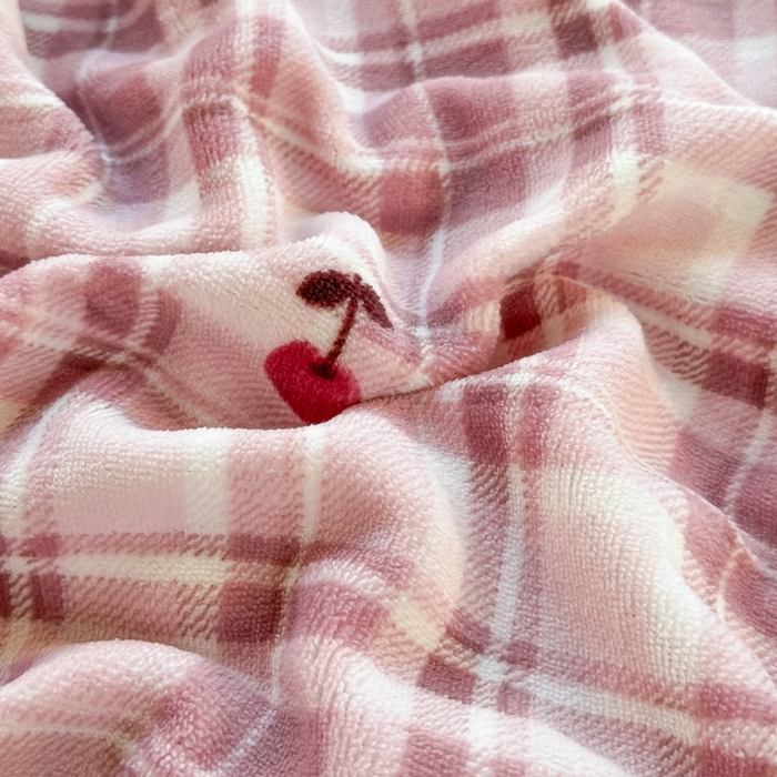 91家纺网 家纺一手货源 找家纺 梓之赫 2025新款保暖舒适牛奶绒印花夹棉床盖四件套 如约