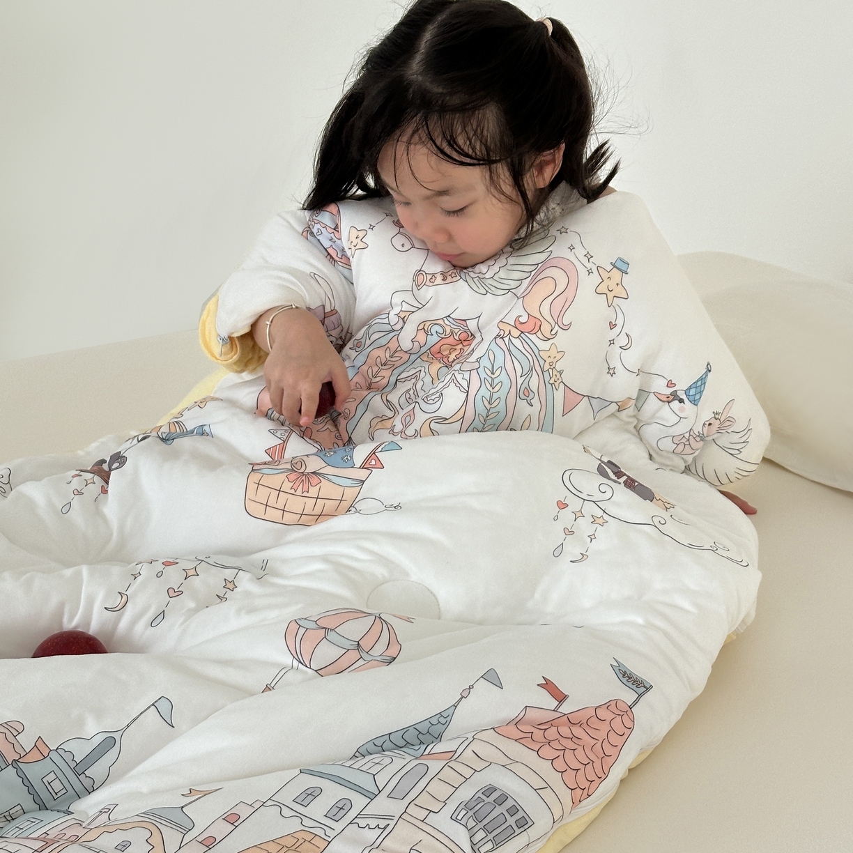 91家纺网 家纺一手货源 找家纺 小芽家居 2025新款儿童睡袋防踢被 欢乐城堡