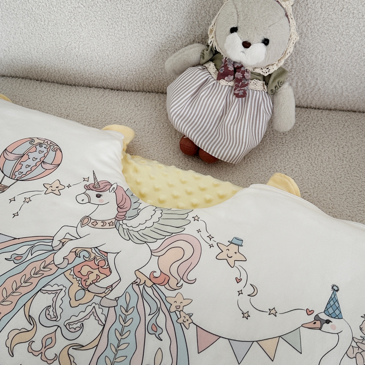 91家纺网 家纺一手货源 找家纺 小芽家居 2025新款儿童睡袋防踢被 欢乐城堡