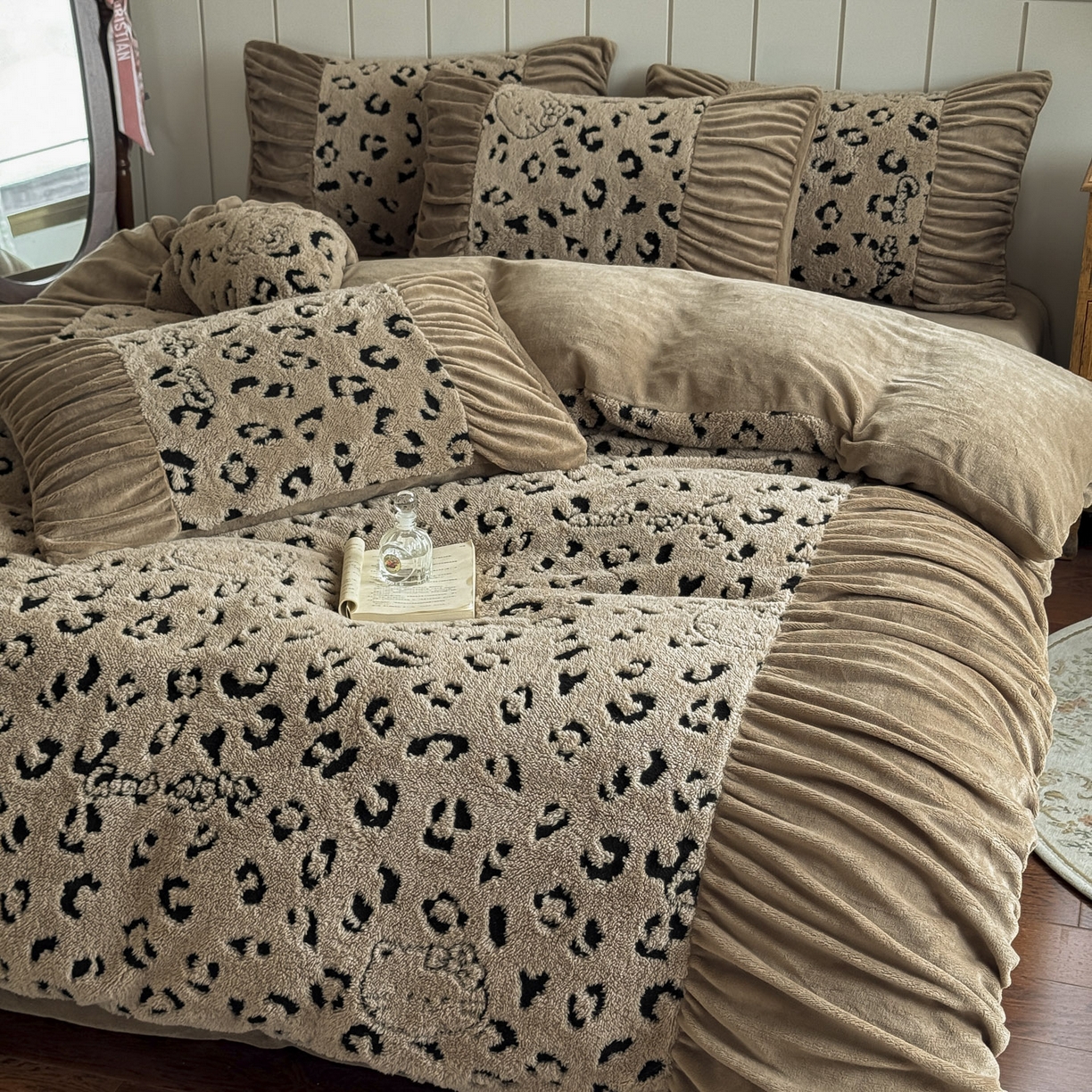 91家纺网 家纺一手货源 找家纺 新印象 2025新款法式阳离子绒保暖床盖四件套 斑豹驼