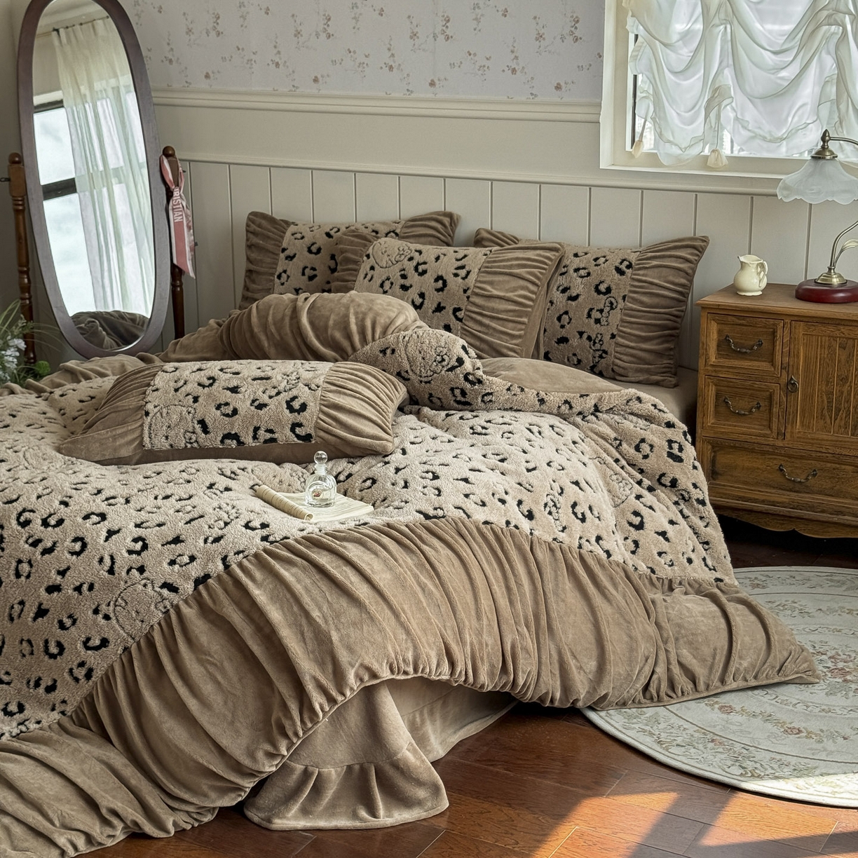 91家纺网 家纺一手货源 找家纺 新印象 2025新款法式阳离子绒保暖床盖四件套 斑豹驼
