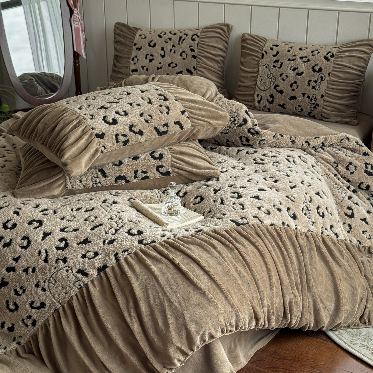 91家纺网 家纺一手货源 找家纺 新印象 2025新款法式阳离子绒保暖床盖四件套 斑豹驼