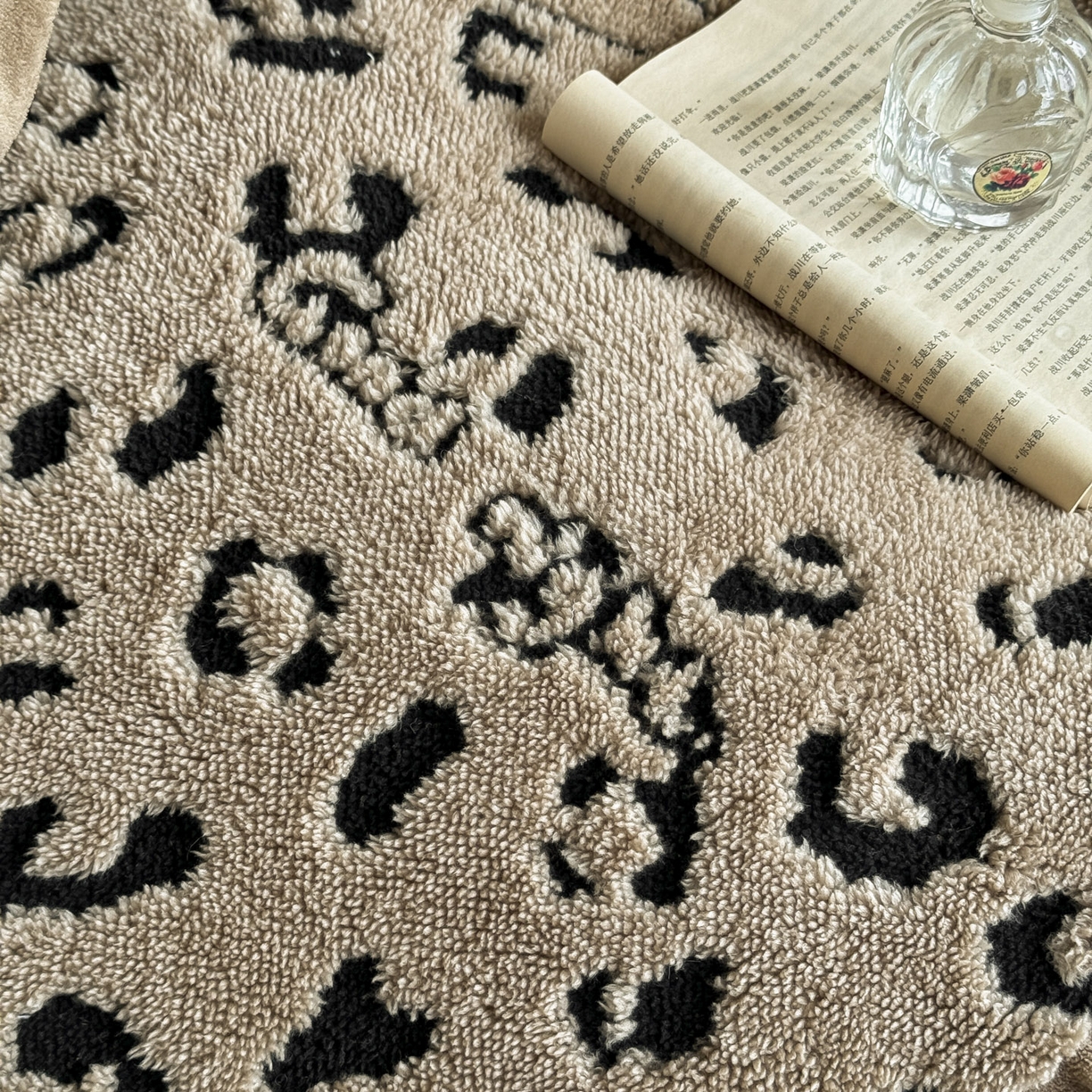 91家纺网 家纺一手货源 找家纺 新印象 2025新款法式阳离子绒保暖床盖四件套 斑豹驼