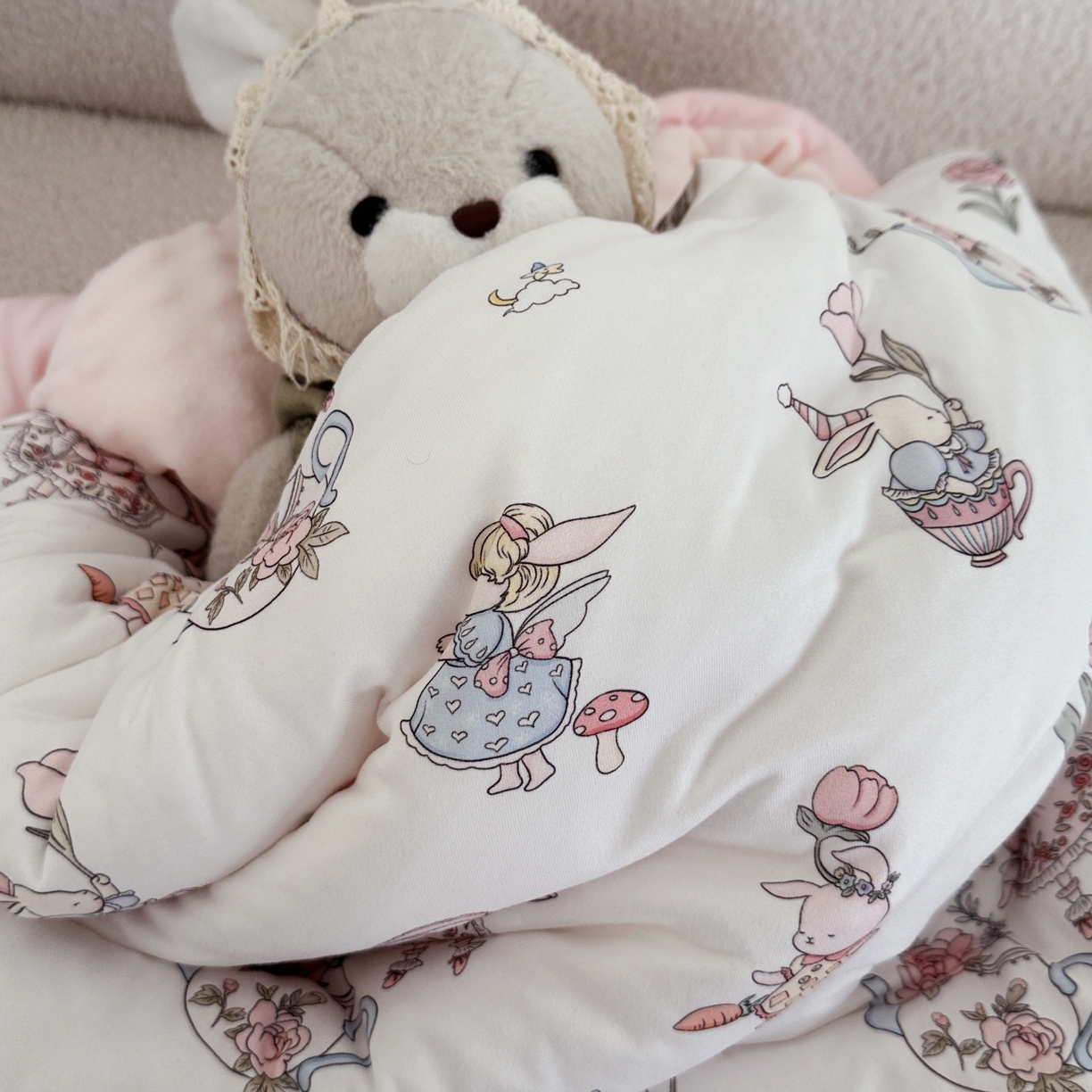 91家纺网 家纺一手货源 找家纺 小芽家居 2025新款儿童睡袋防踢被 萌兔游记