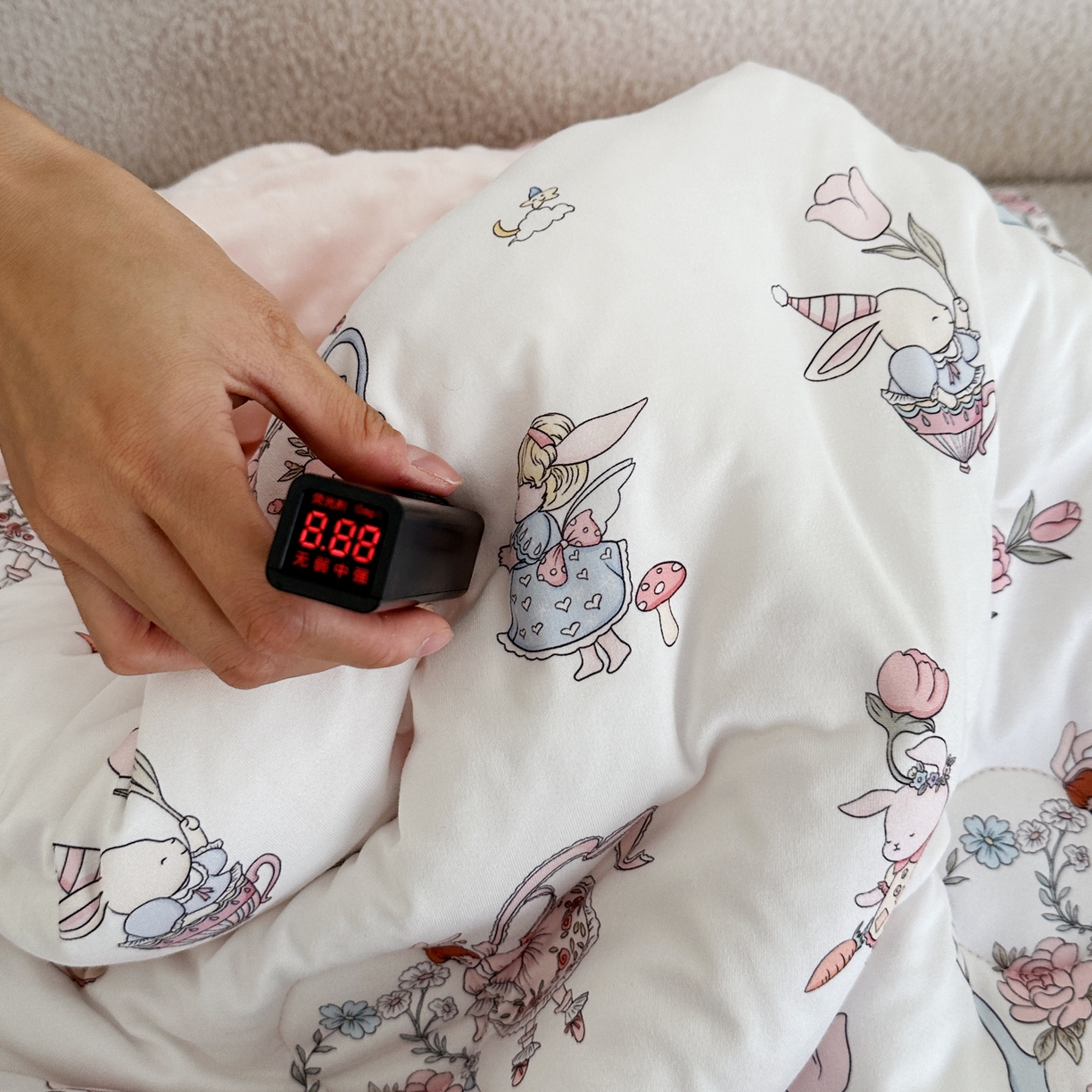 91家纺网 家纺一手货源 找家纺 小芽家居 2025新款儿童睡袋防踢被 萌兔游记