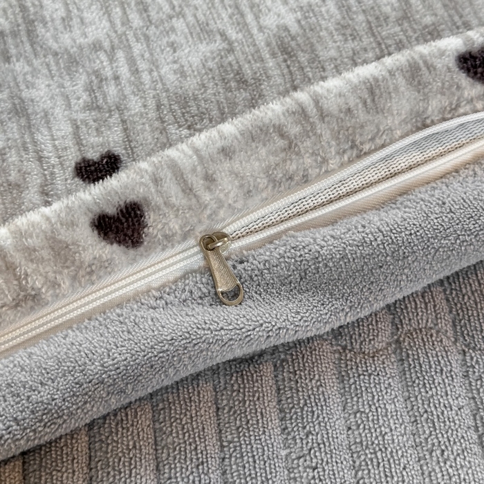 91家纺网 家纺一手货源 找家纺 梓之赫 2025新款保暖舒适牛奶绒印花夹棉床盖四件套 约定