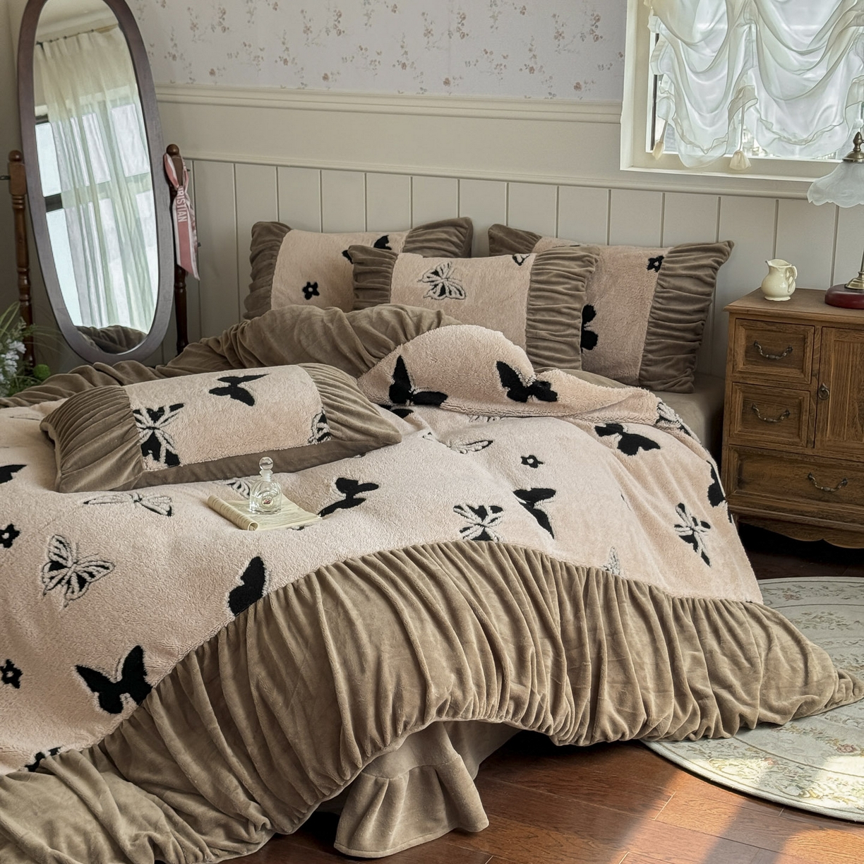 91家纺网 家纺一手货源 找家纺 新印象 2025新款法式阳离子绒保暖床盖四件套 蝶季