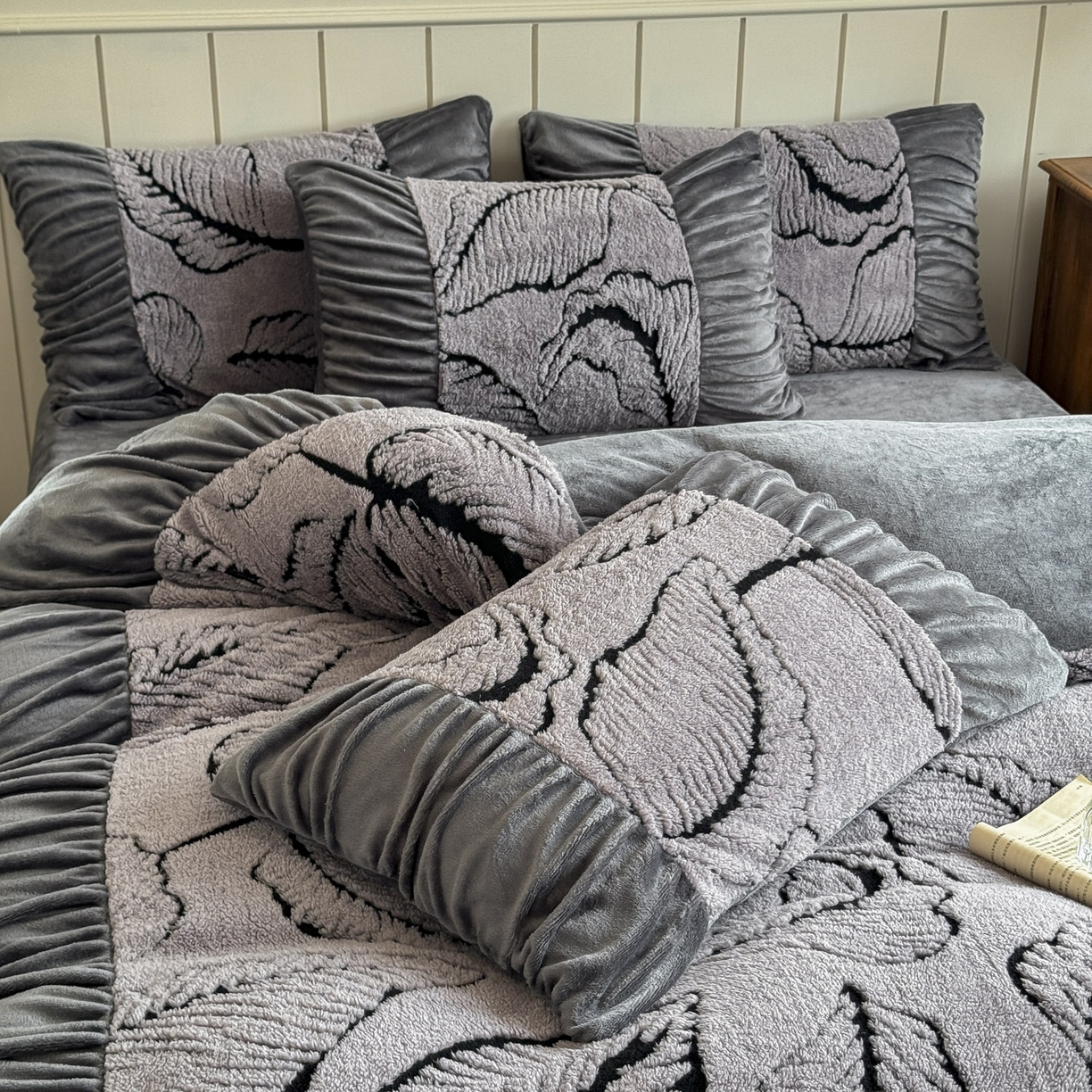 91家纺网 家纺一手货源 找家纺 新印象 2025新款法式阳离子绒保暖床盖四件套 樊林深灰