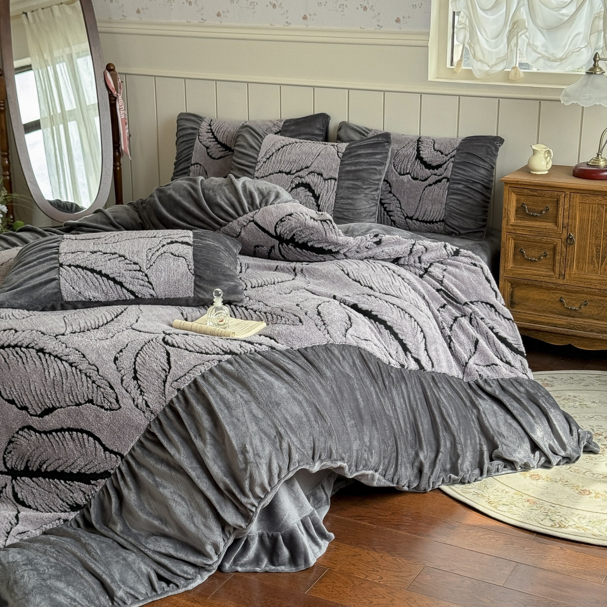91家纺网 家纺一手货源 找家纺 新印象 2025新款法式阳离子绒保暖床盖四件套 樊林深灰
