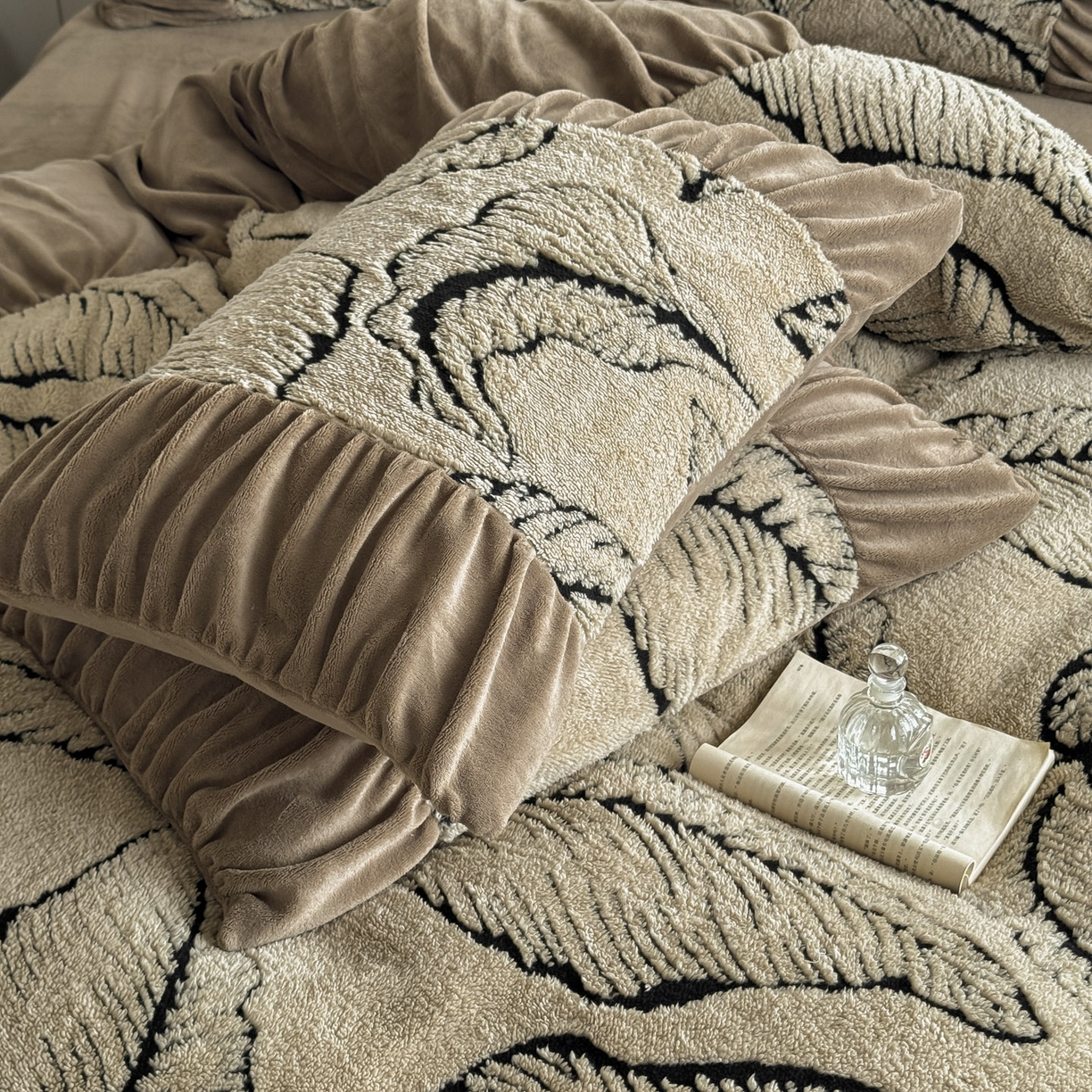 91家纺网 家纺一手货源 找家纺 新印象 2025新款法式阳离子绒保暖床盖四件套 樊林驼