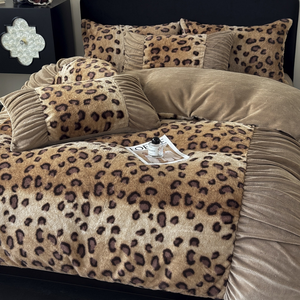 91家纺网 家纺一手货源 找家纺 新印象 2025新款复古法式兔毛绒保暖四件套 复古法式-豹纹