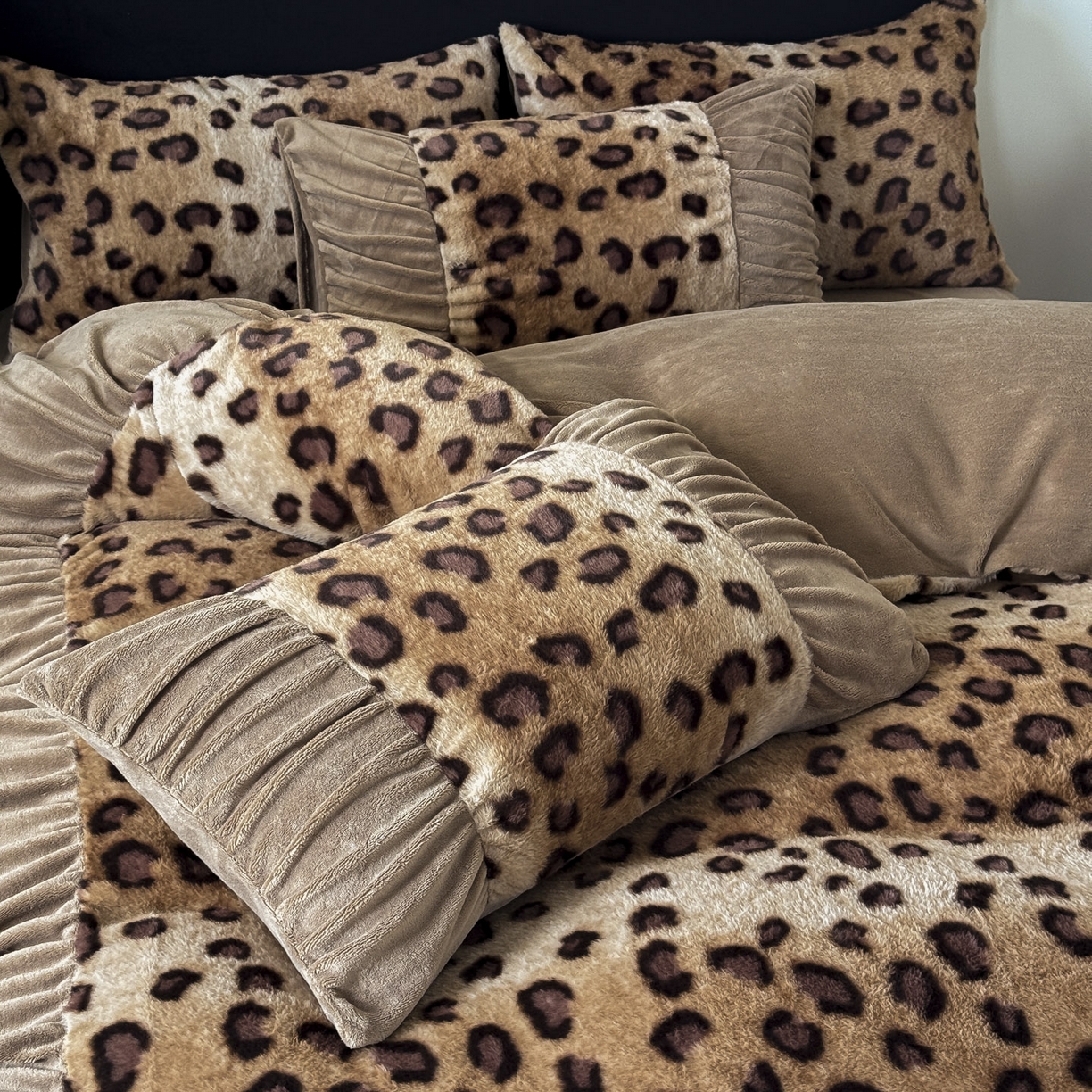 91家纺网 家纺一手货源 找家纺 新印象 2025新款复古法式兔毛绒保暖四件套 复古法式-豹纹