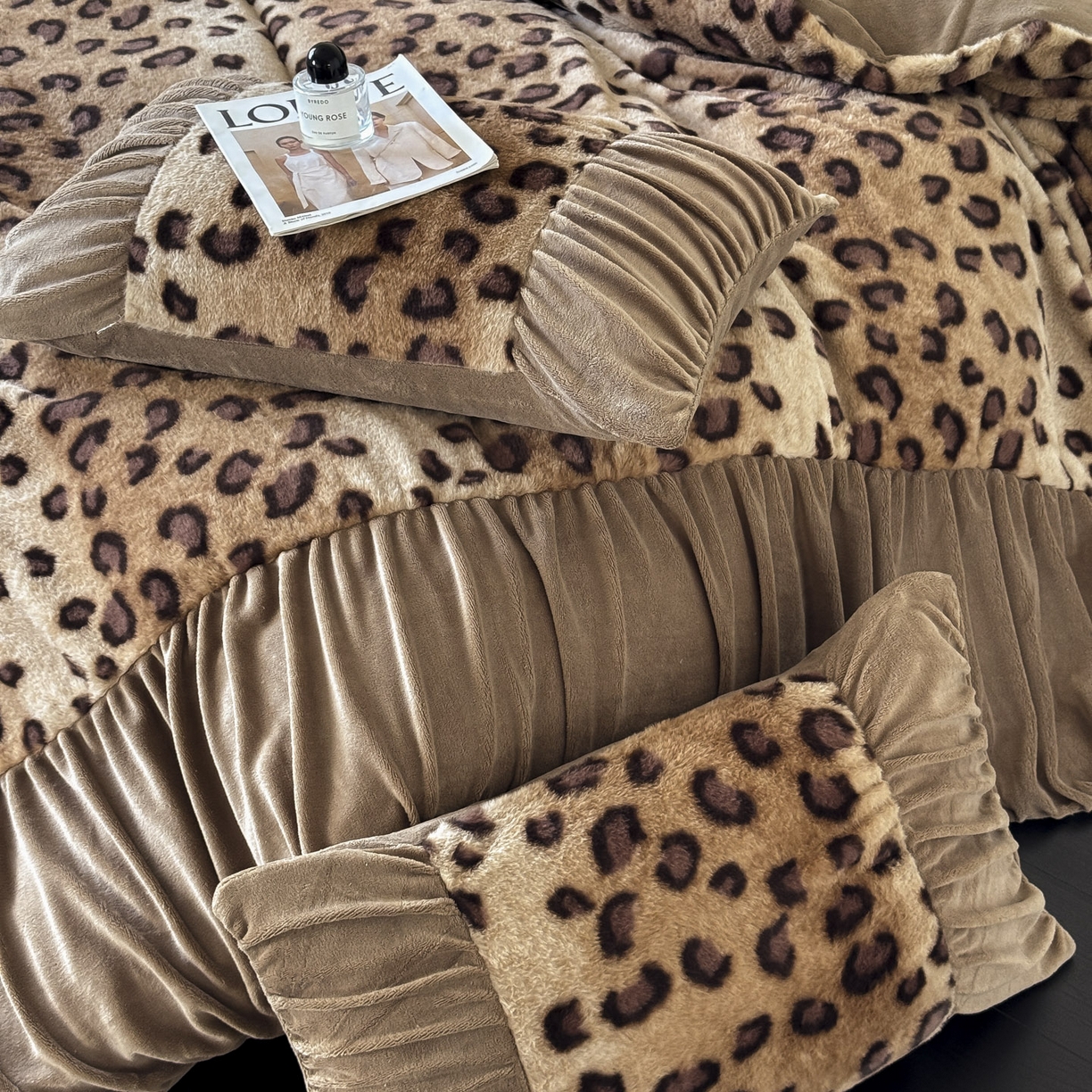 91家纺网 家纺一手货源 找家纺 新印象 2025新款复古法式兔毛绒保暖四件套 复古法式-豹纹