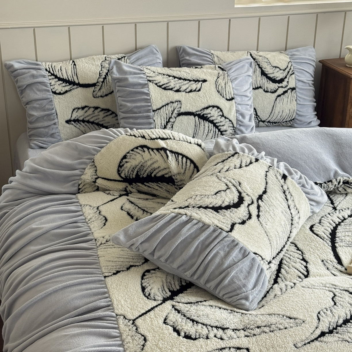 91家纺网 家纺一手货源 找家纺 新印象 2025新款法式阳离子绒保暖床盖四件套 樊林椰灰