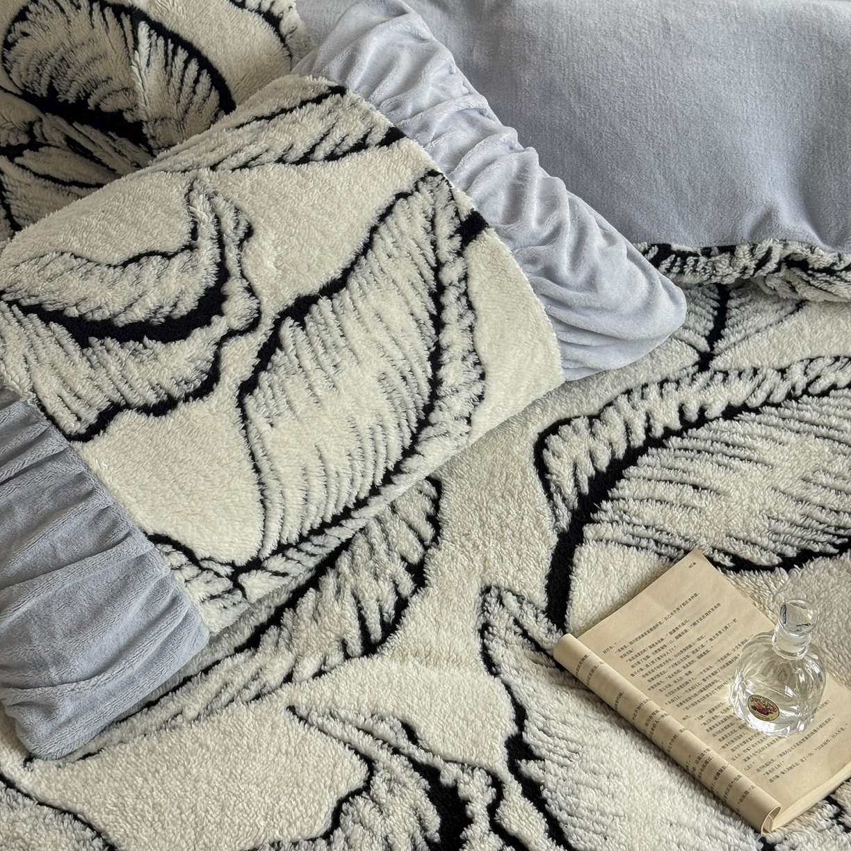 91家纺网 家纺一手货源 找家纺 新印象 2025新款法式阳离子绒保暖床盖四件套 樊林椰灰