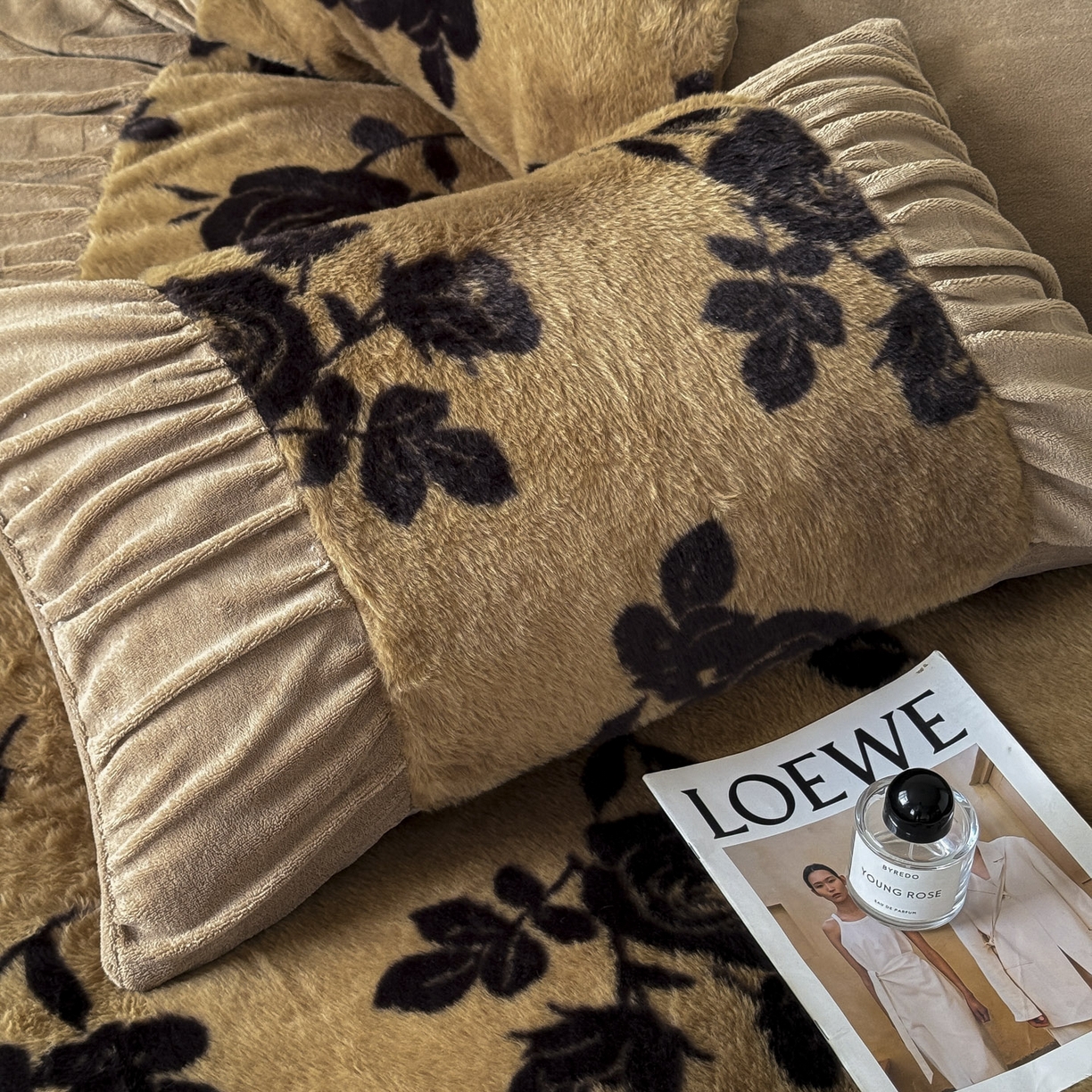 91家纺网 家纺一手货源 找家纺 新印象 2025新款复古法式兔毛绒保暖四件套 复古法式-黛茜