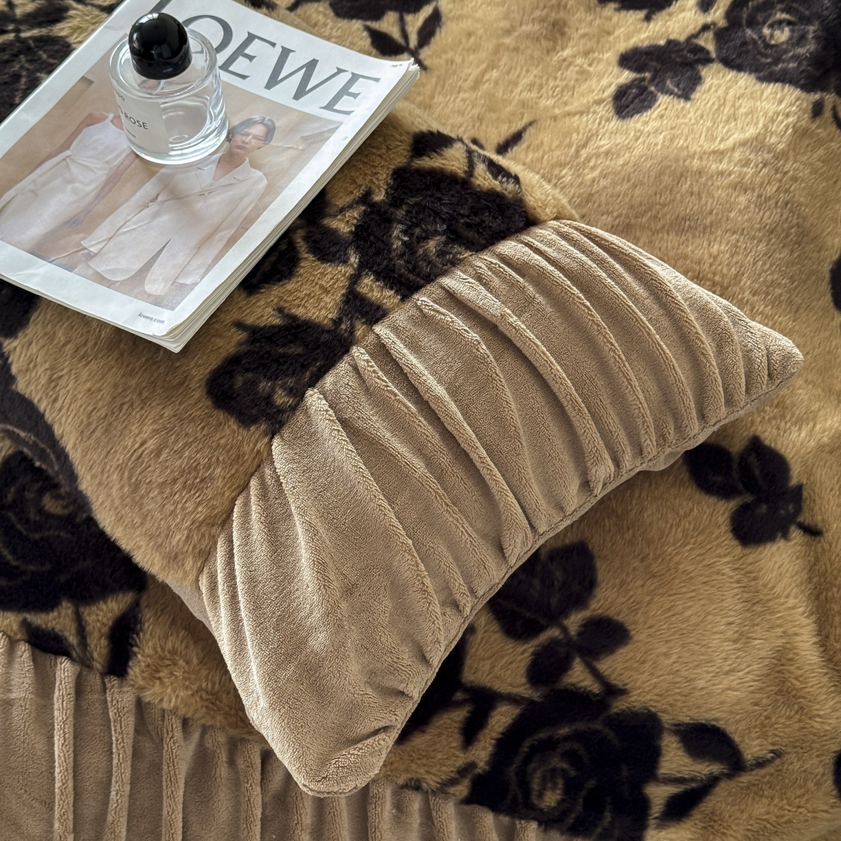 91家纺网 家纺一手货源 找家纺 新印象 2025新款复古法式兔毛绒保暖四件套 复古法式-黛茜