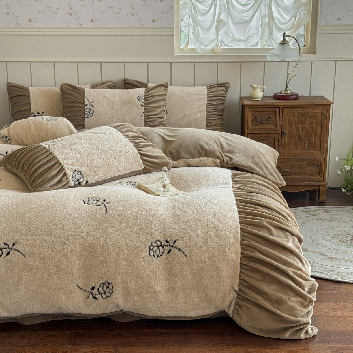 91家纺网 家纺一手货源 找家纺 新印象 2025新款法式阳离子绒保暖床盖四件套 赫本