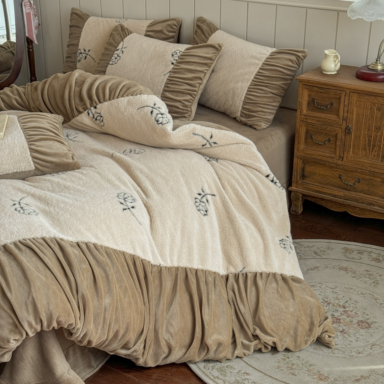 91家纺网 家纺一手货源 找家纺 新印象 2025新款法式阳离子绒保暖床盖四件套 赫本