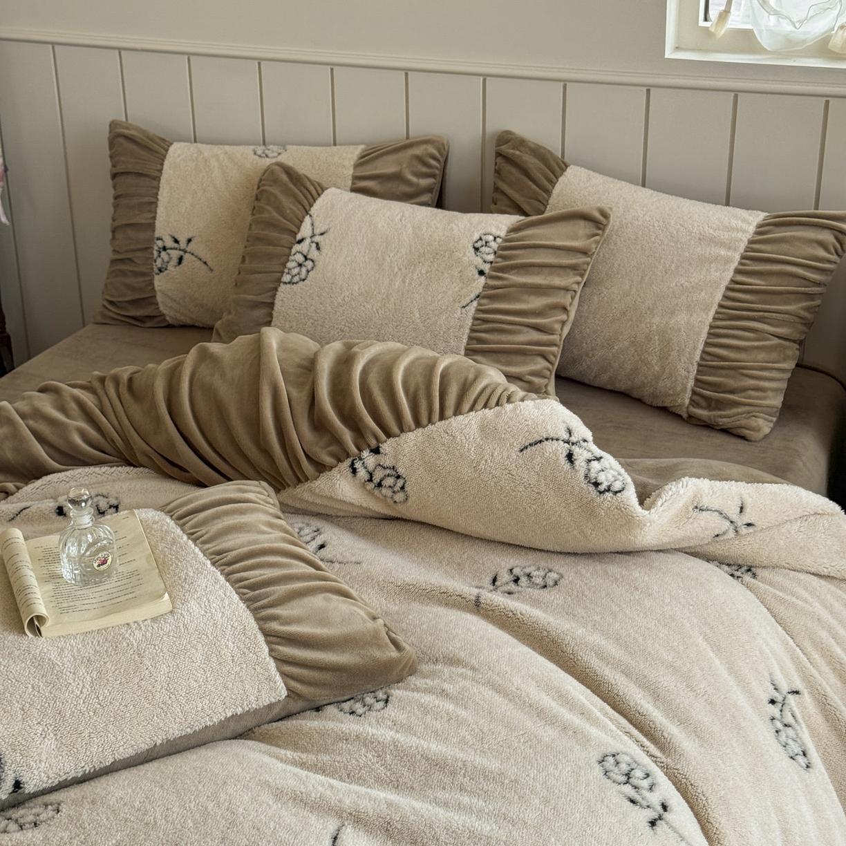 91家纺网 家纺一手货源 找家纺 新印象 2025新款法式阳离子绒保暖床盖四件套 赫本