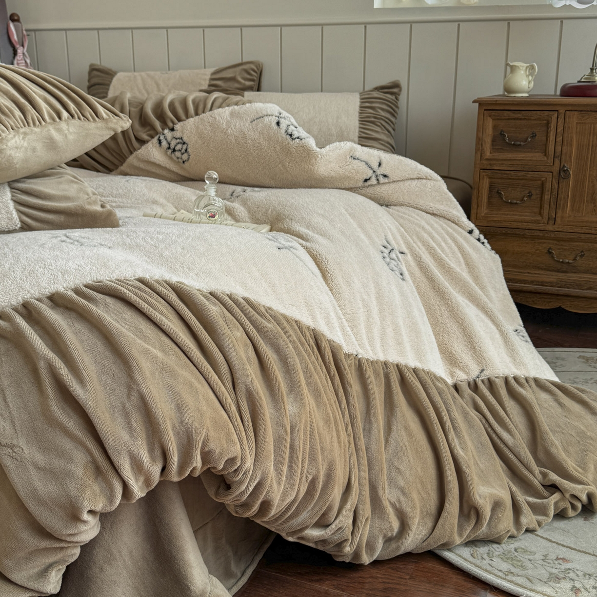 91家纺网 家纺一手货源 找家纺 新印象 2025新款法式阳离子绒保暖床盖四件套 赫本