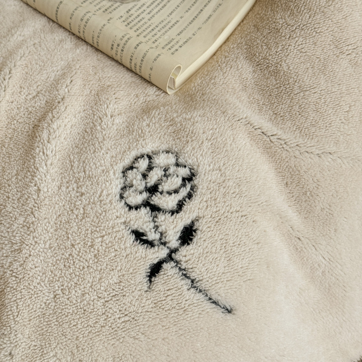 91家纺网 家纺一手货源 找家纺 新印象 2025新款法式阳离子绒保暖床盖四件套 赫本