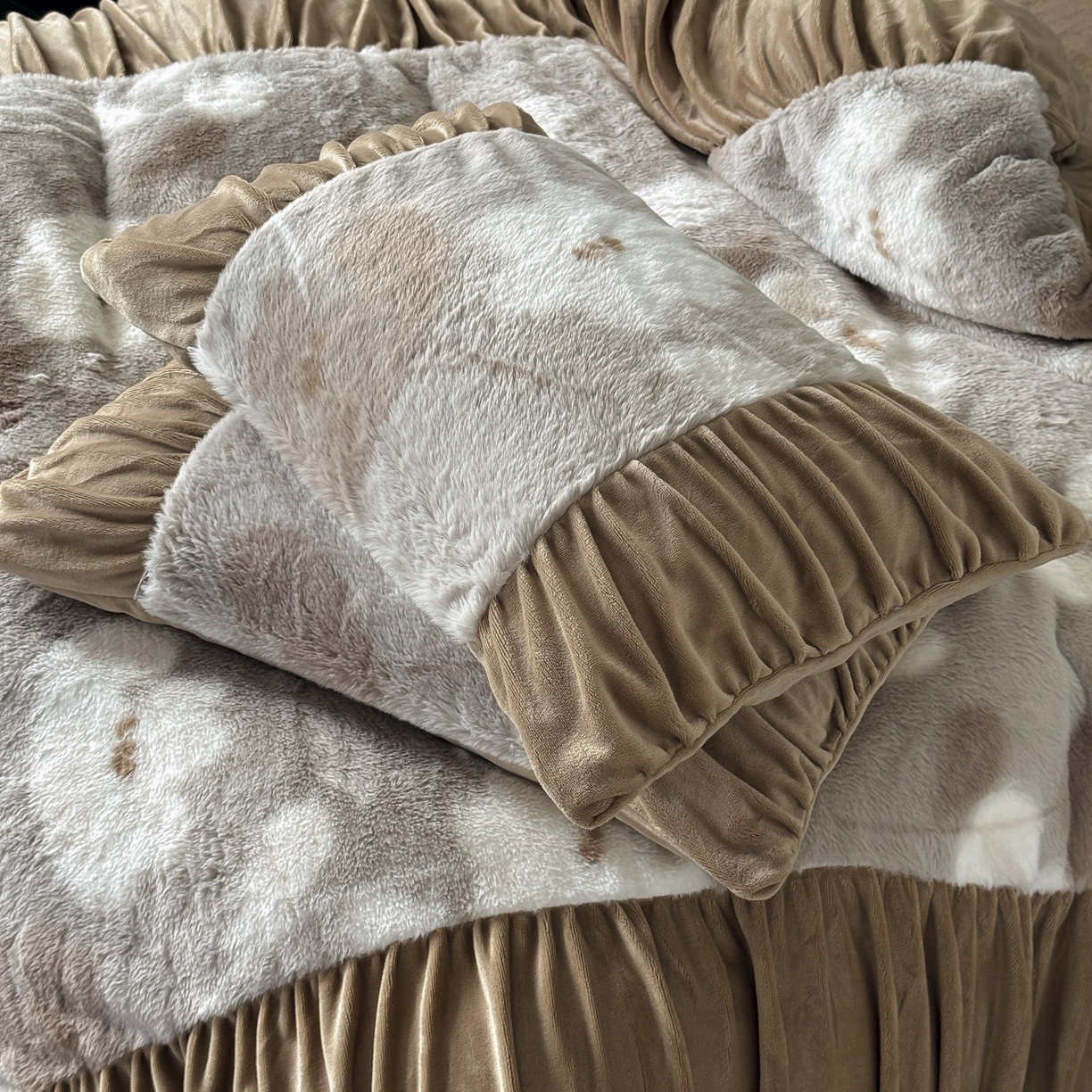 91家纺网 家纺一手货源 找家纺 新印象 2025新款复古法式兔毛绒保暖四件套 复古法式-芙微