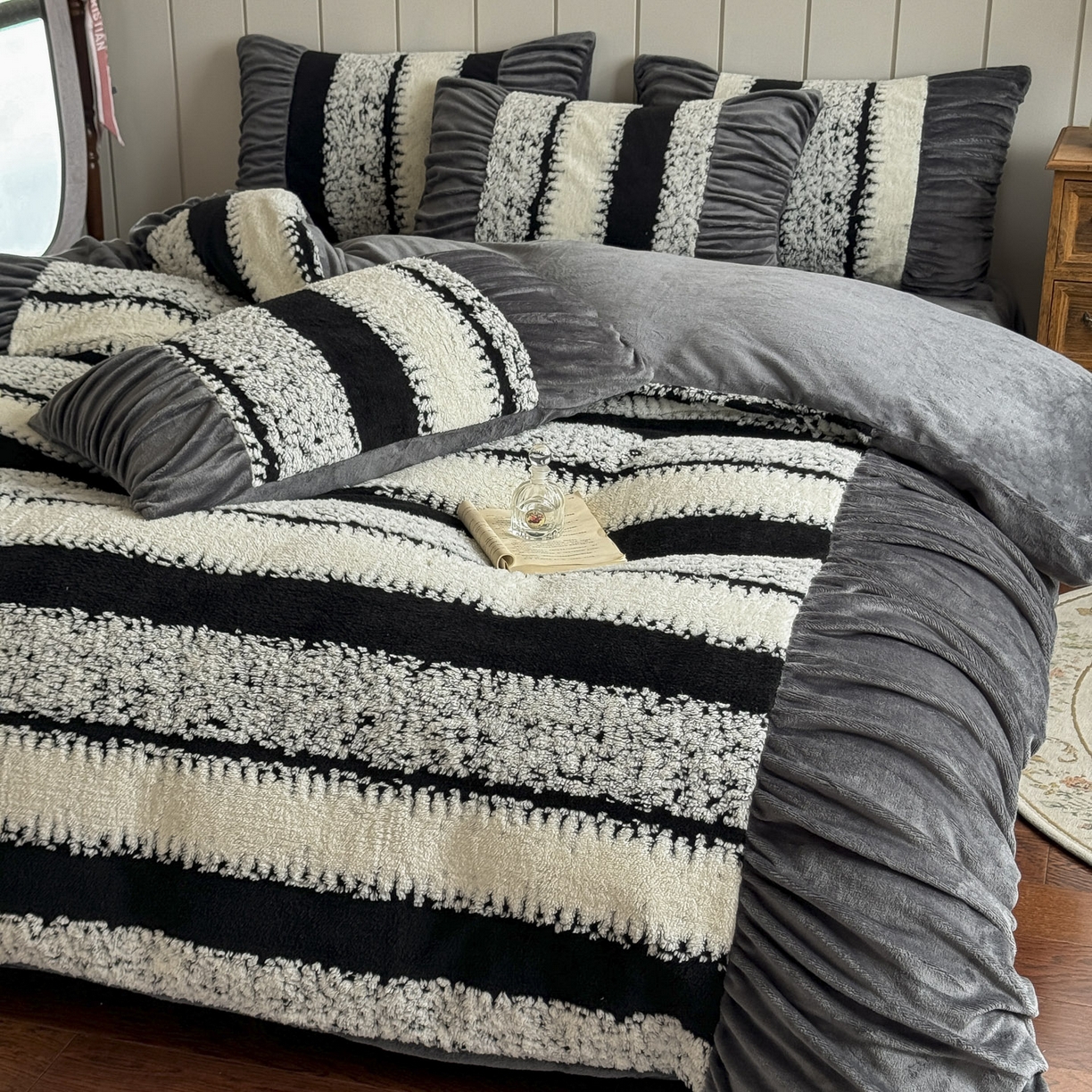 91家纺网 家纺一手货源 找家纺 新印象 2025新款法式阳离子绒保暖床盖四件套 里维斯