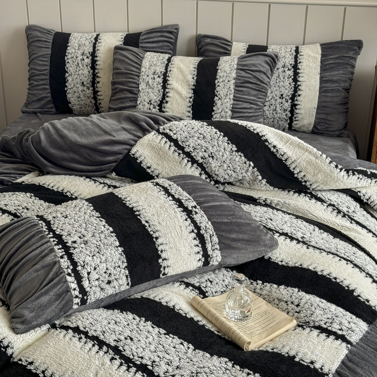 91家纺网 家纺一手货源 找家纺 新印象 2025新款法式阳离子绒保暖床盖四件套 里维斯