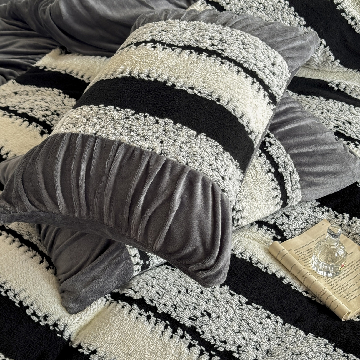 91家纺网 家纺一手货源 找家纺 新印象 2025新款法式阳离子绒保暖床盖四件套 里维斯