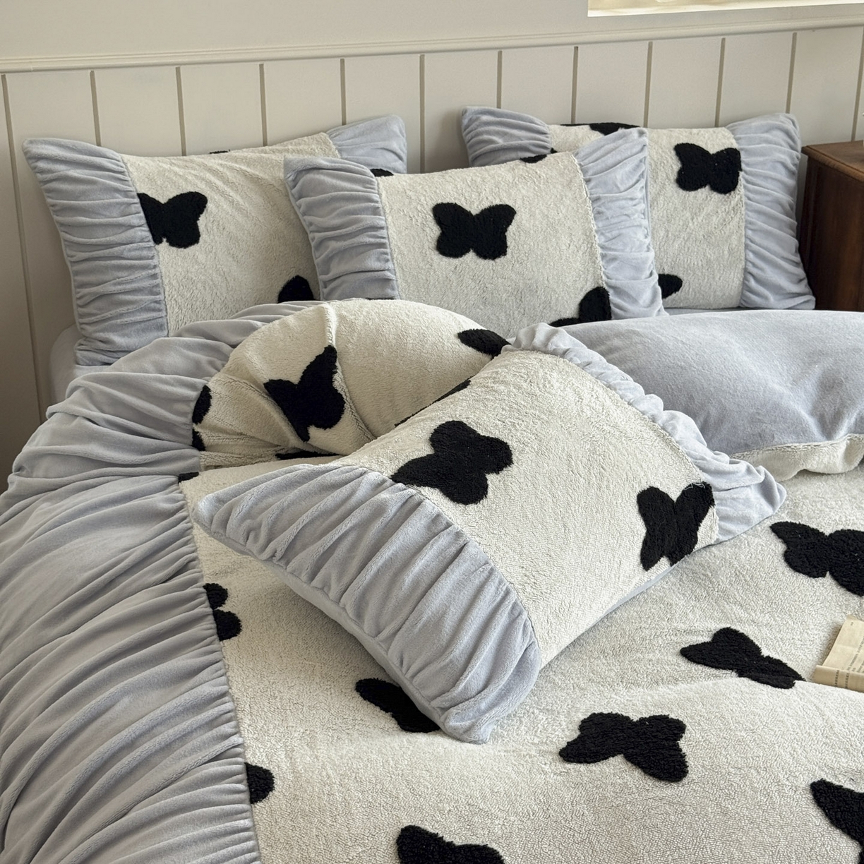 91家纺网 家纺一手货源 找家纺 新印象 2025新款法式阳离子绒保暖床盖四件套 琳蝶