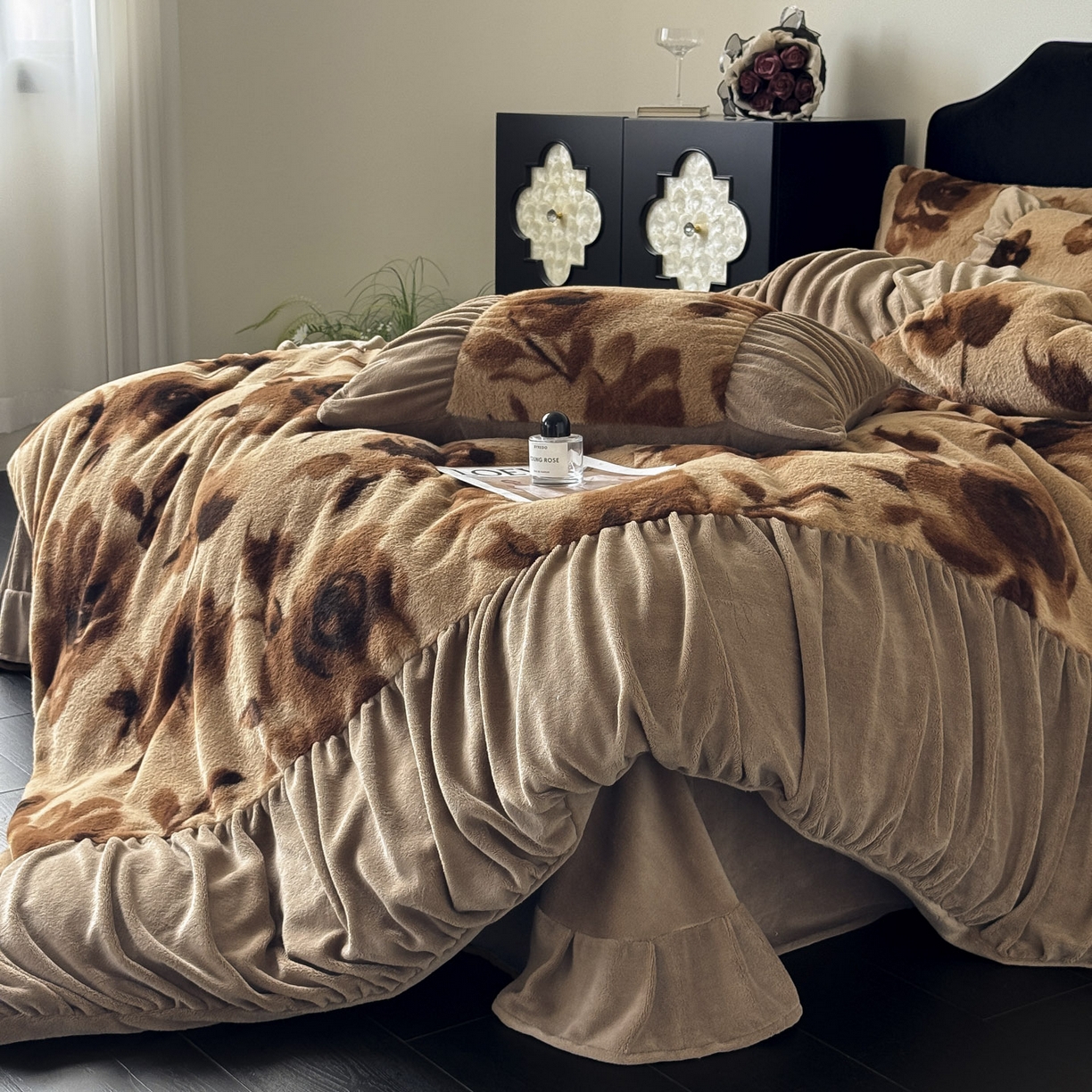 91家纺网 家纺一手货源 找家纺 新印象 2025新款复古法式兔毛绒保暖四件套 复古法式-花优