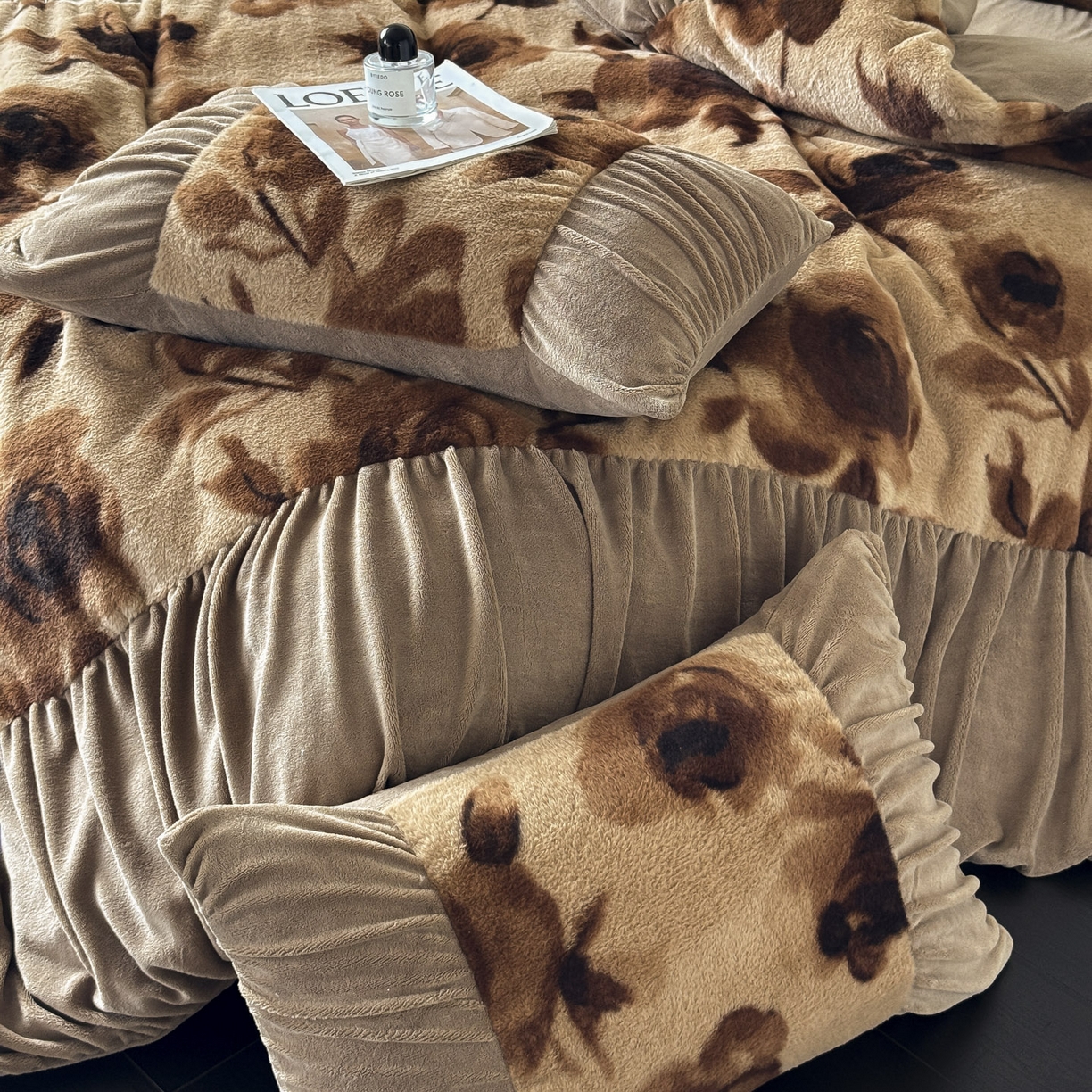 91家纺网 家纺一手货源 找家纺 新印象 2025新款复古法式兔毛绒保暖四件套 复古法式-花优