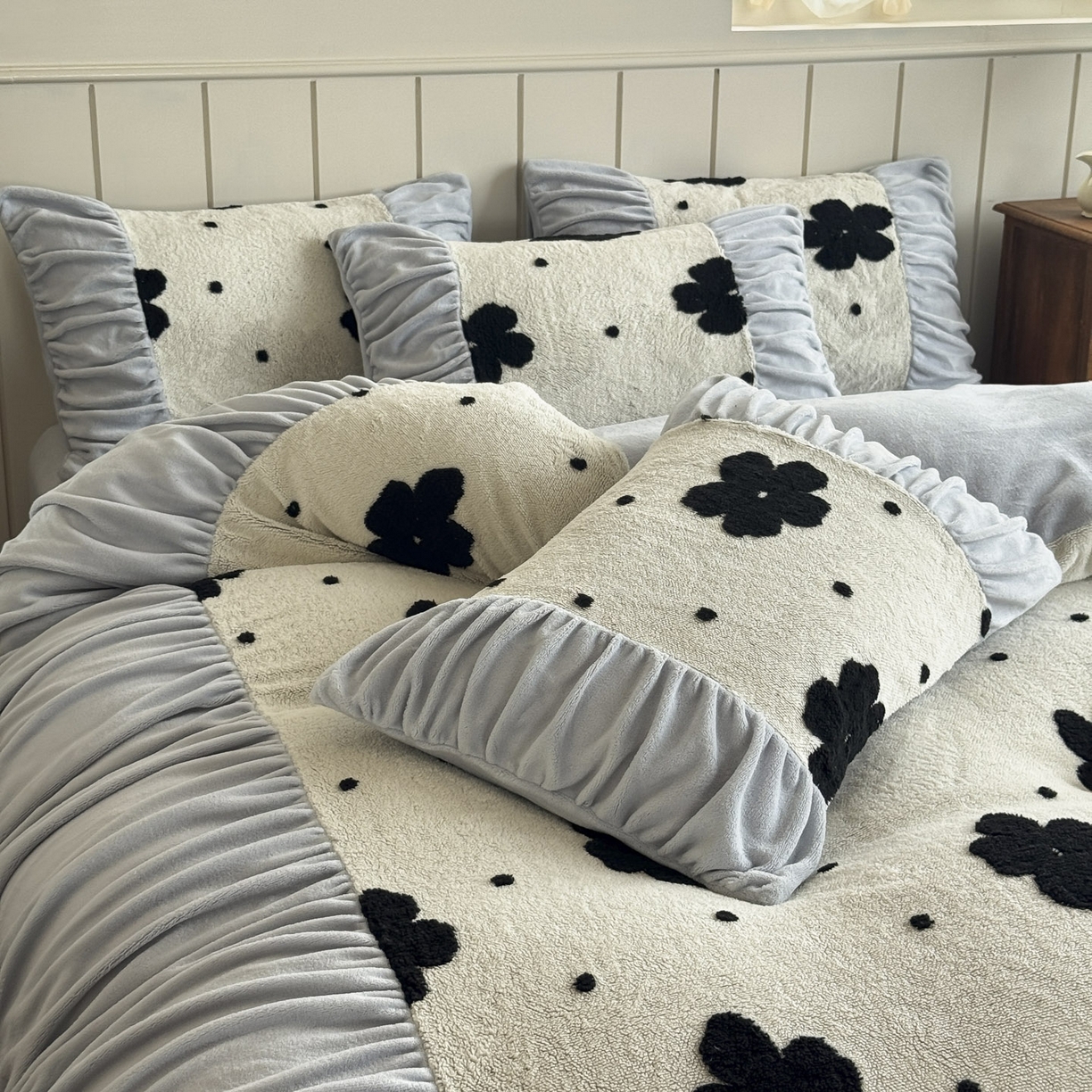 91家纺网 家纺一手货源 找家纺 新印象 2025新款法式阳离子绒保暖床盖四件套 慕朵