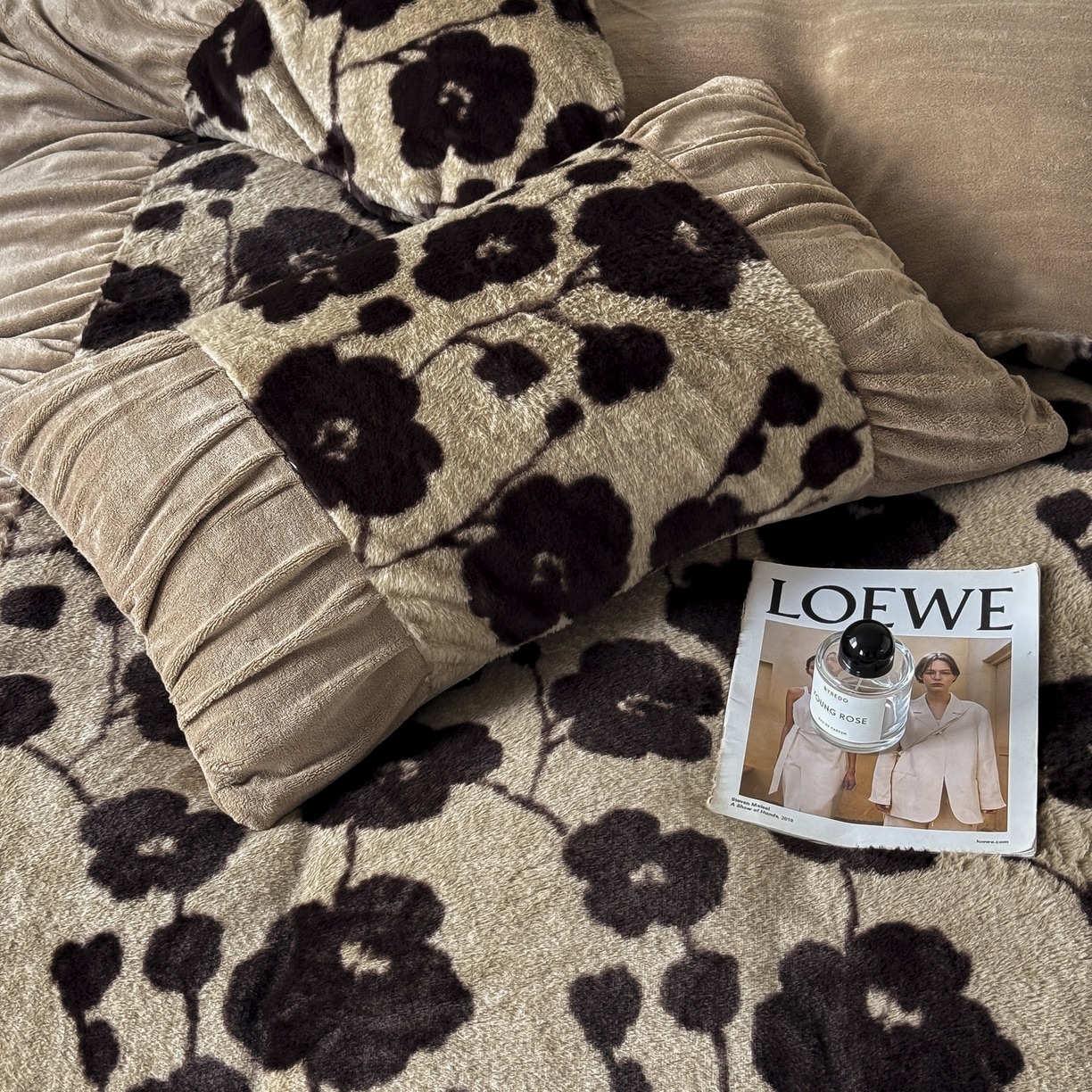 91家纺网 家纺一手货源 找家纺 新印象 2025新款复古法式兔毛绒保暖四件套 复古法式-曼苏