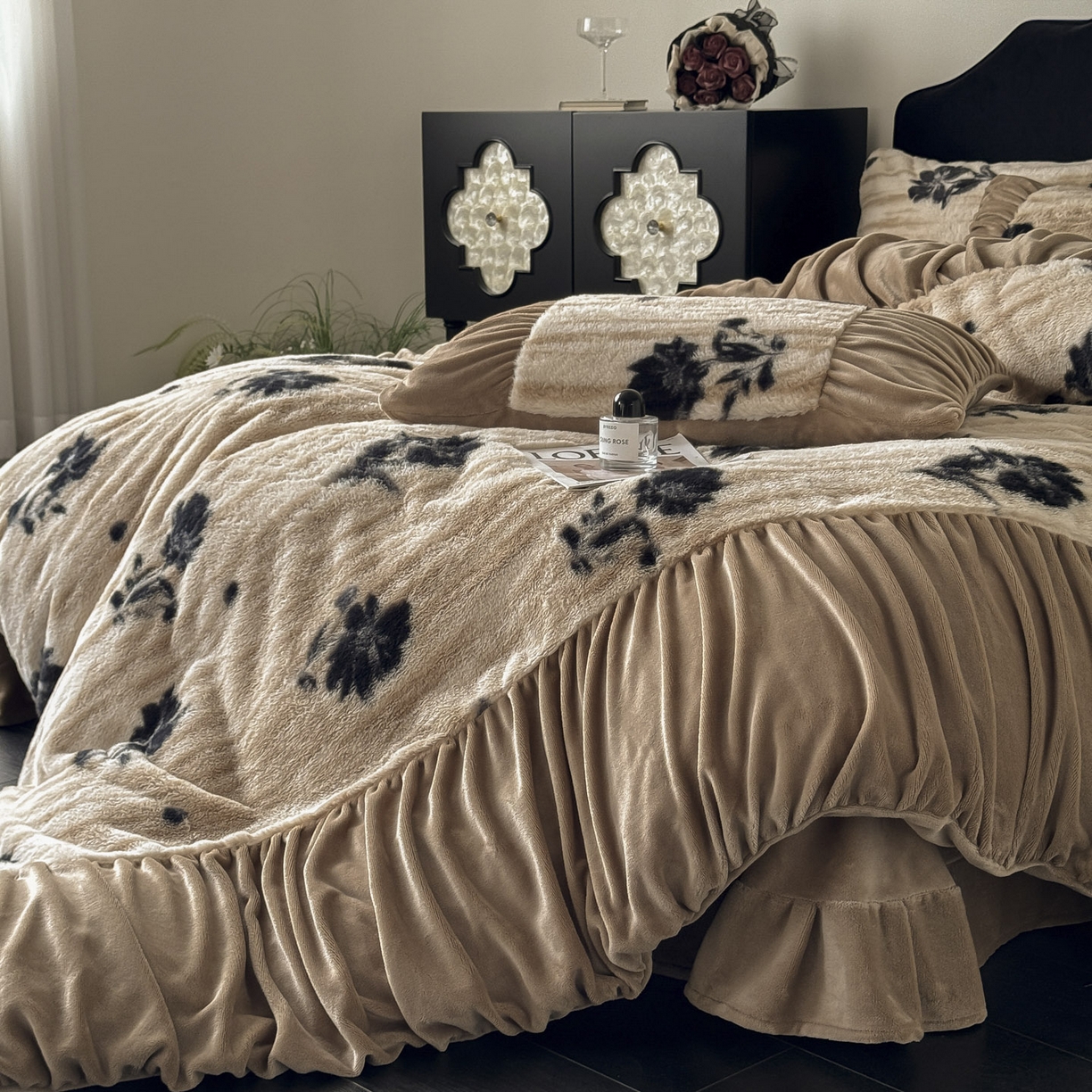 91家纺网 家纺一手货源 找家纺 新印象 2025新款复古法式兔毛绒保暖四件套 复古法式-蔓朵