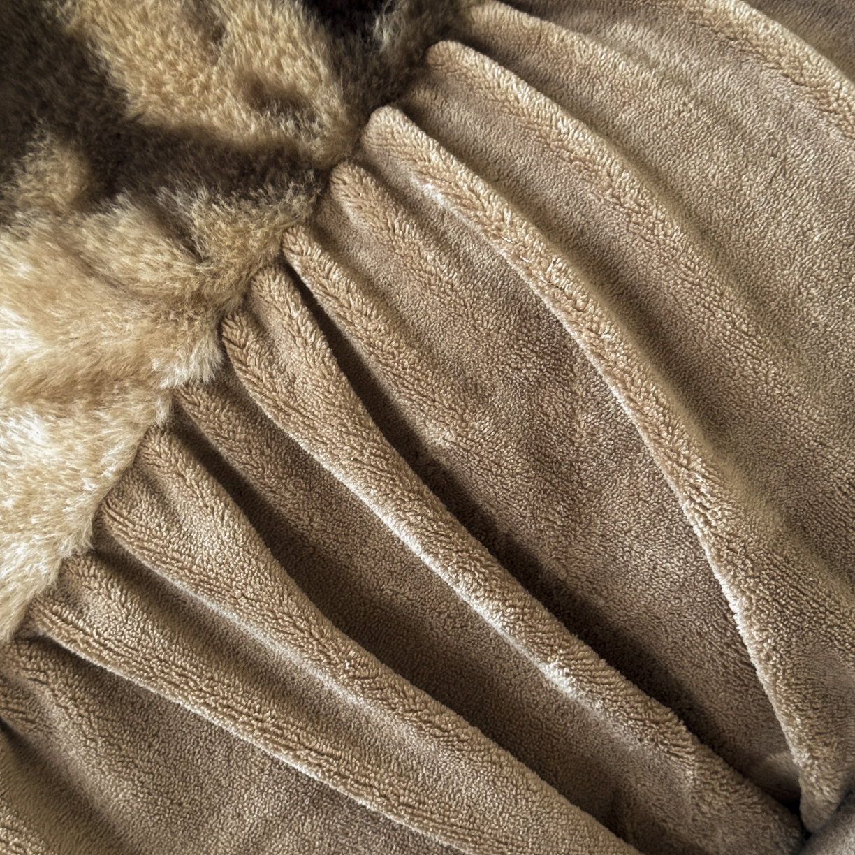 91家纺网 家纺一手货源 找家纺 新印象 2025新款复古法式兔毛绒保暖四件套 复古法式-梦露