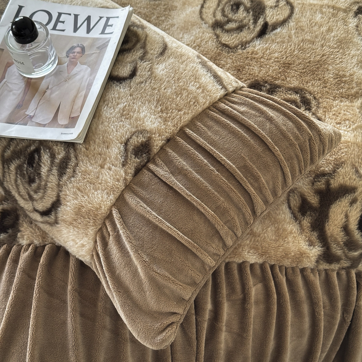 91家纺网 家纺一手货源 找家纺 新印象 2025新款复古法式兔毛绒保暖四件套 复古法式-梦露