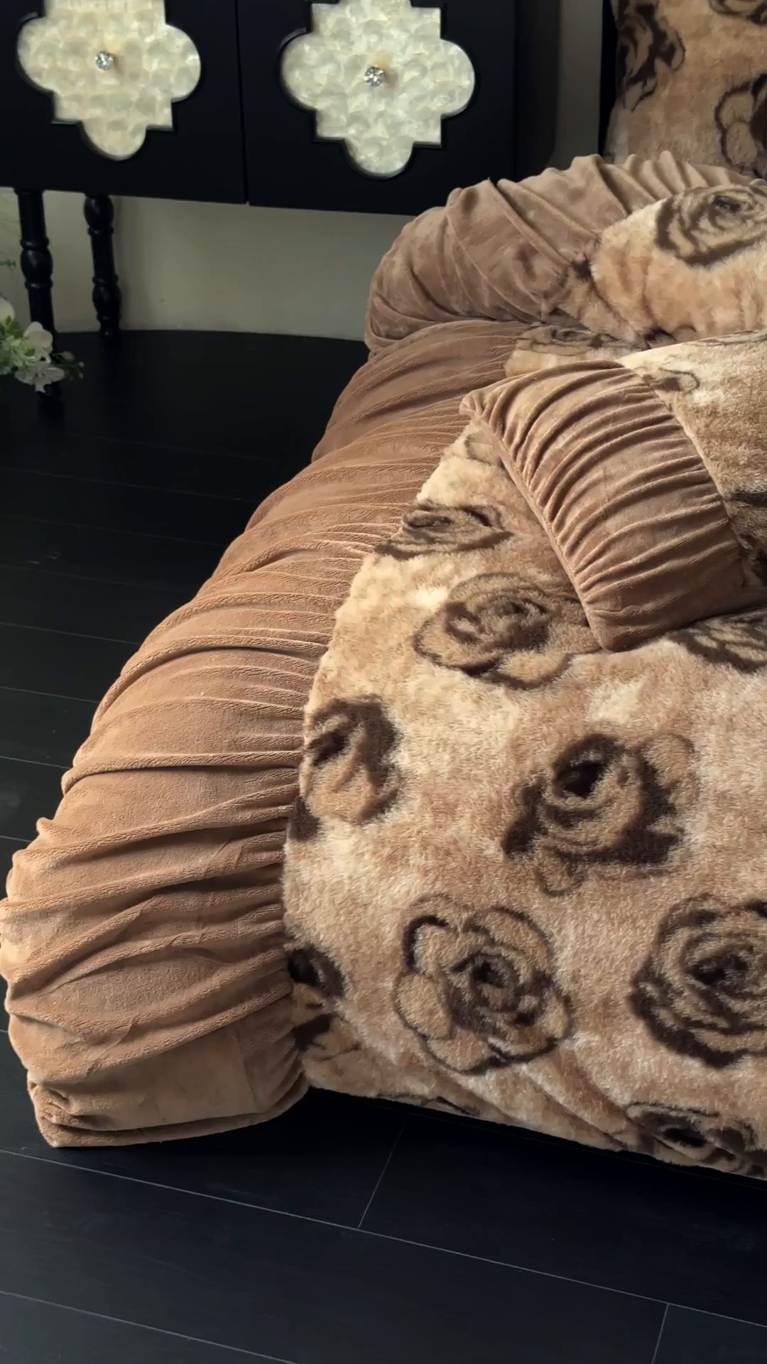 91家纺网 家纺一手货源 找家纺 新印象 2025新款复古法式兔毛绒保暖四件套 复古法式-梦露