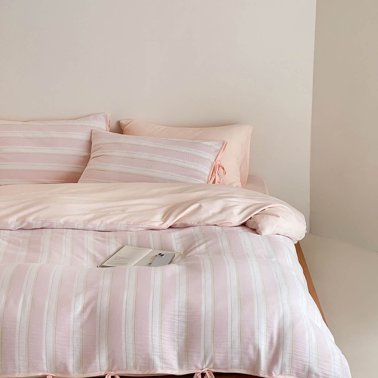 91家纺网 家纺一手货源 找家纺 （总）小春日和 2025新款纯棉提花条纹四件套全棉简约民宿高端床品四件套水洗提花人字纹床单1.8床笠加大床单