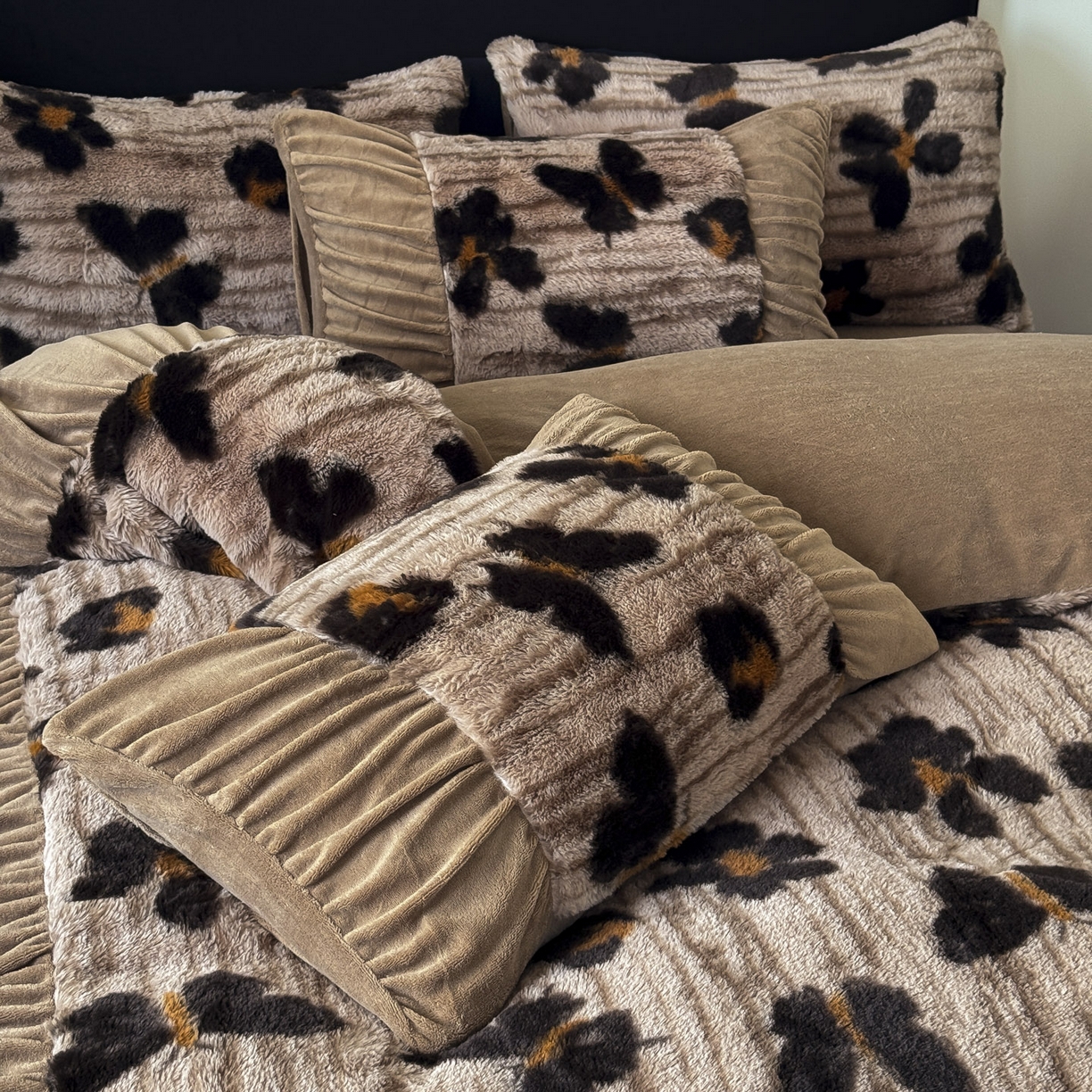 91家纺网 家纺一手货源 找家纺 新印象 2025新款复古法式兔毛绒保暖四件套 复古法式-蜜雅