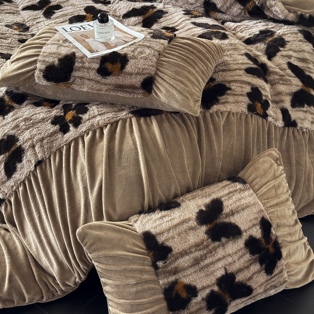 91家纺网 家纺一手货源 找家纺 新印象 2025新款复古法式兔毛绒保暖四件套 复古法式-蜜雅